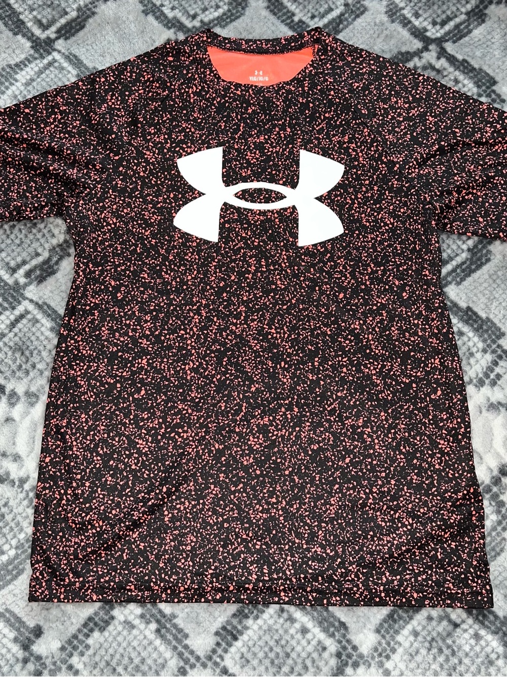 Under Armour Black and Coral Speckled Short Sleeve Tee with White Logo
